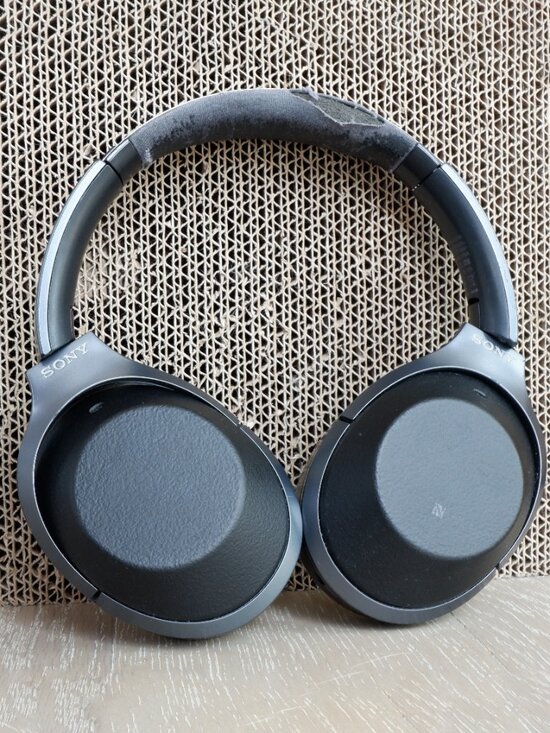 Sony Other - Sony WH-1000XM2 Headphones Noise-Cancelling Working Order